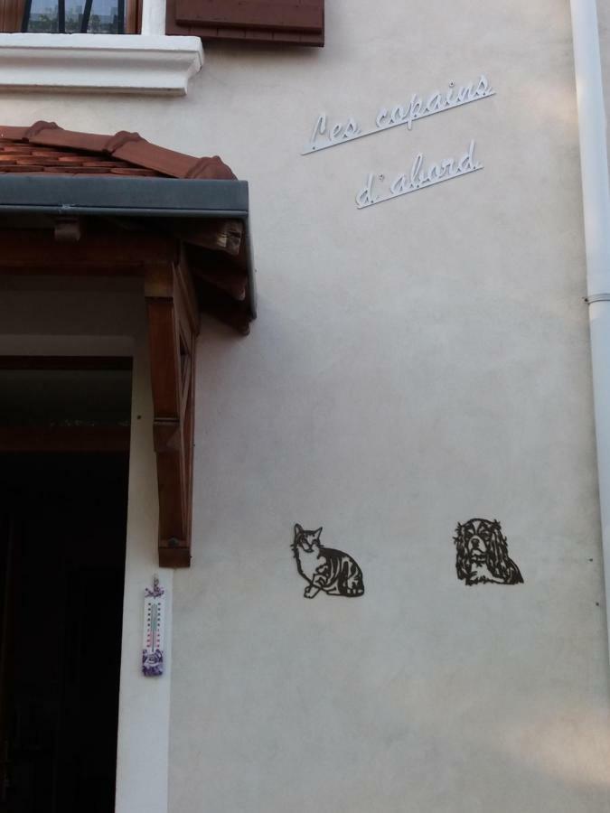 Les Copains D'Abord Beaucroissant Exterior foto